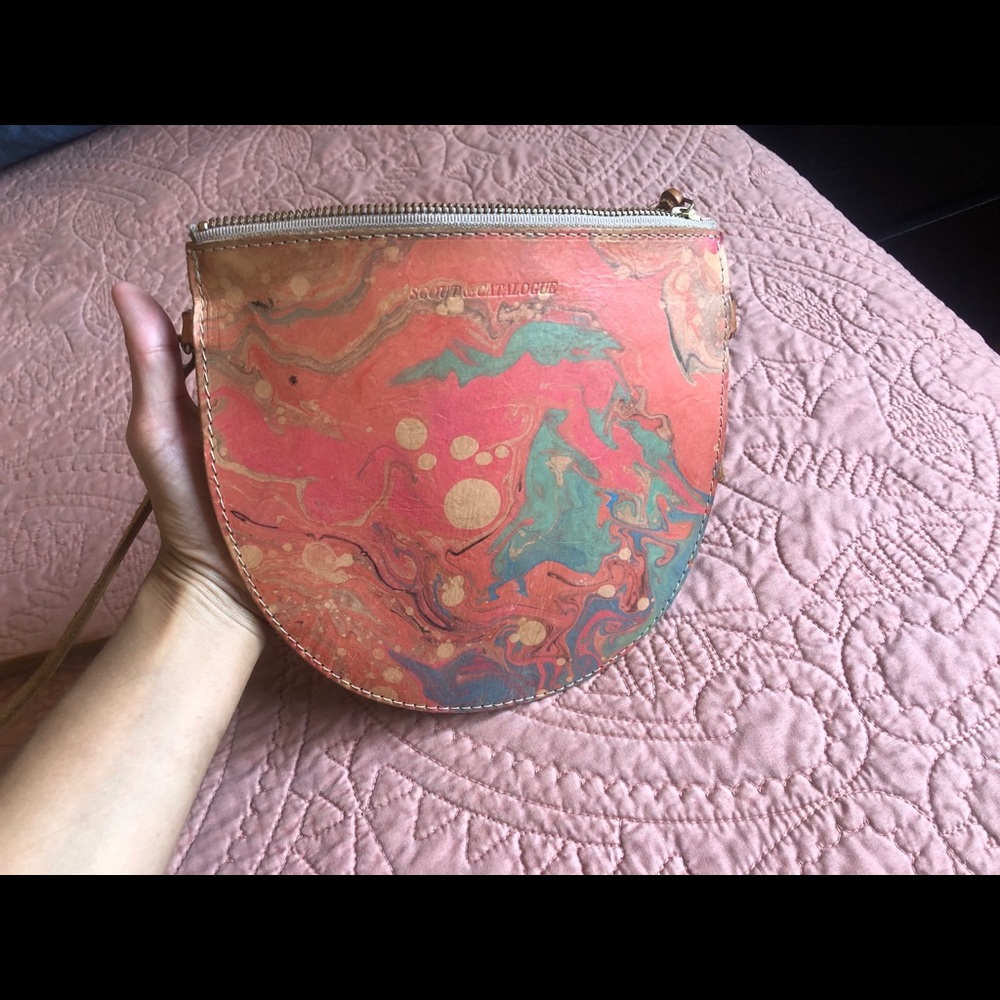 Scout & Catalogue Leather Purse